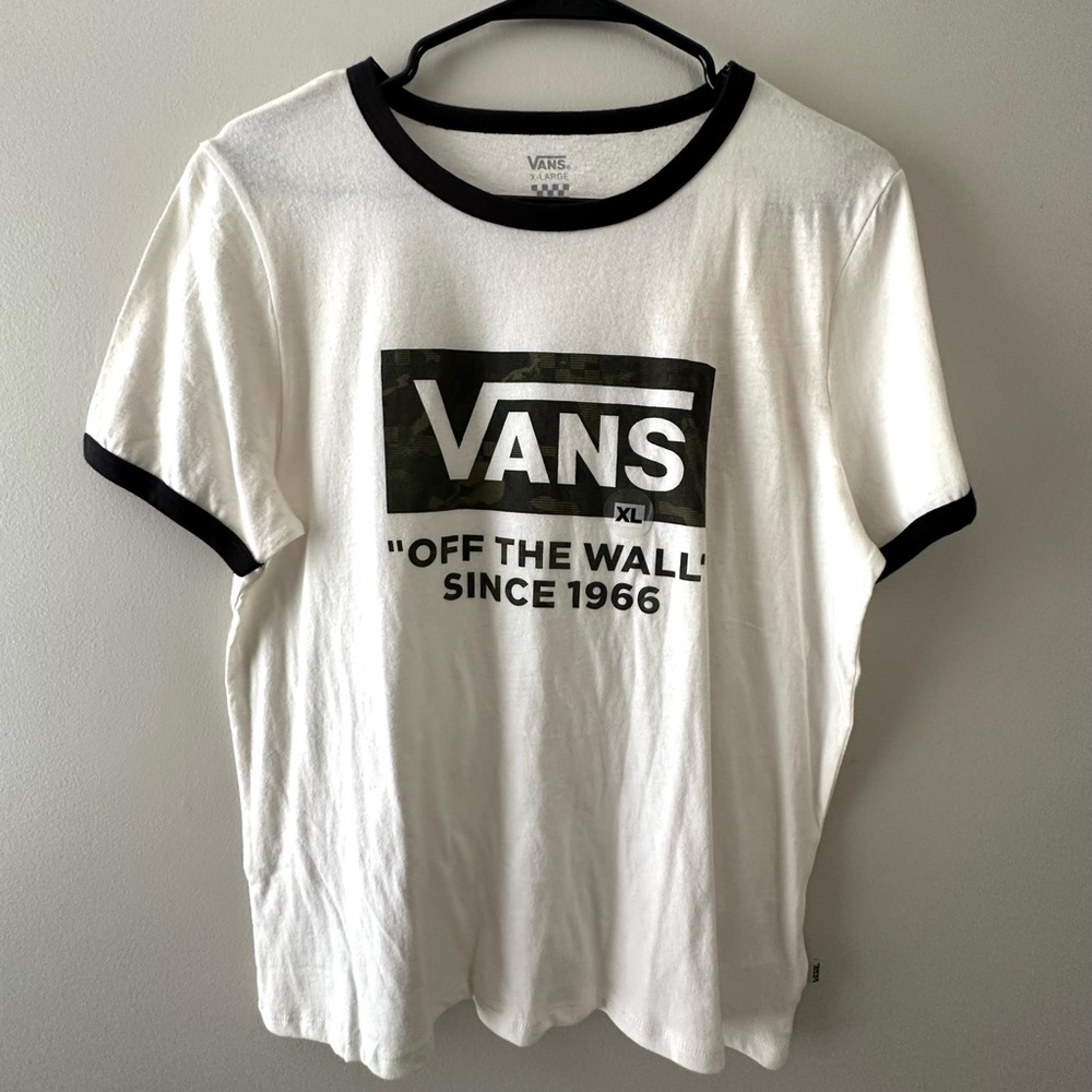 Vans White/Camo Women’s Tee NWT size XL